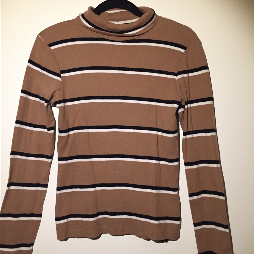 Women’s turtle neck sweater